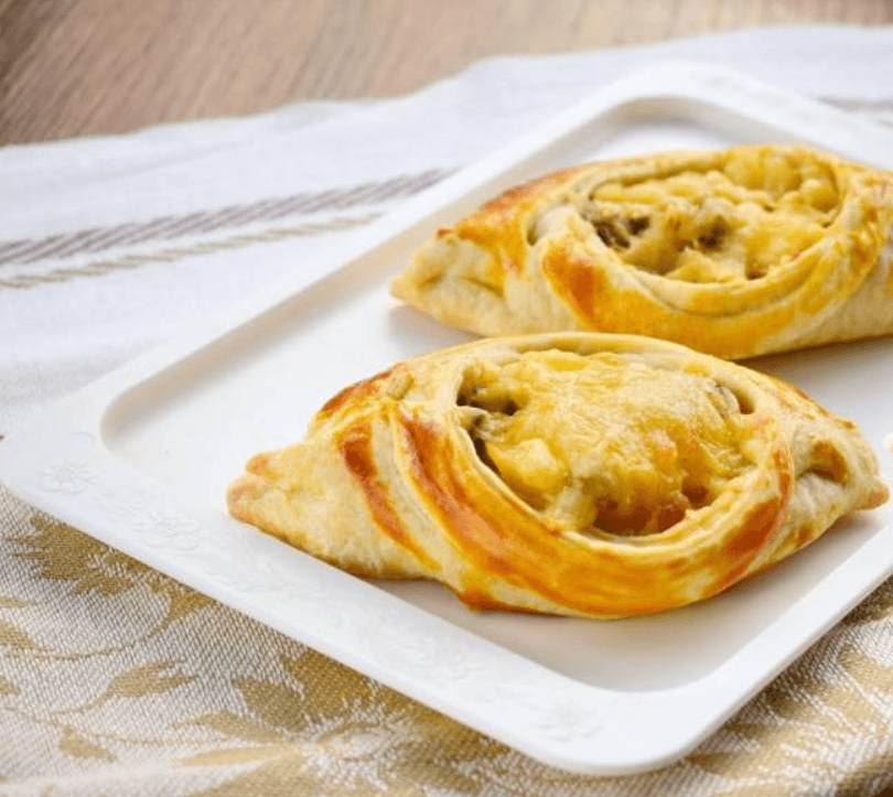 Слойки с фаршем 