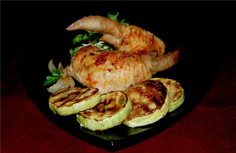 крылышки куриные, фаршированные, с кабачками