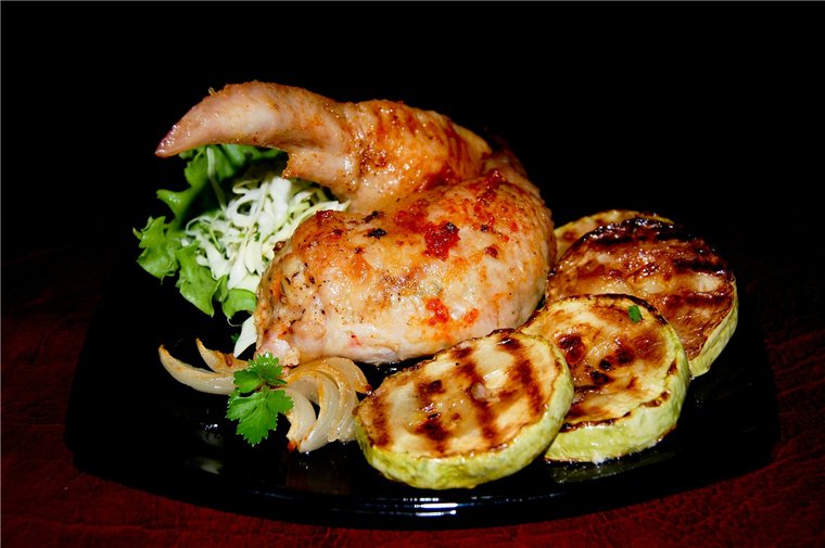 крылышки куриные, фаршированные, с кабачками